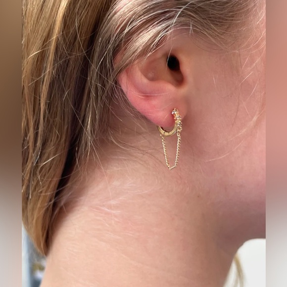 Brandy Melville💖MINI DROP HOOP EARRINGS - Picture 1 of 12